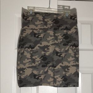 Camouflage Pencil Skirt Charlotte Russe (M)
